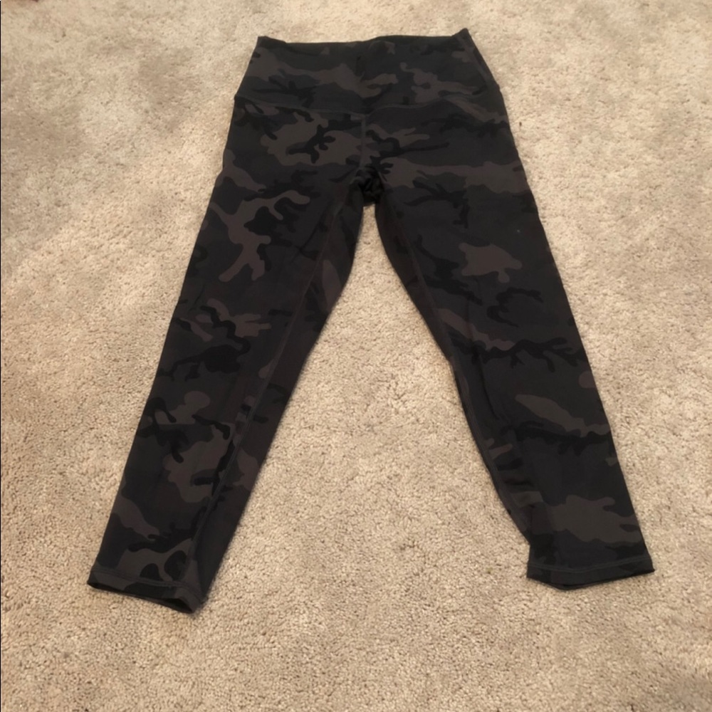 Camo capris
